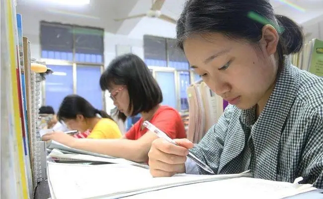 郑州高考补习学校_高三复读班实力强不强