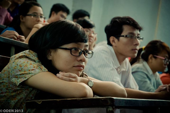 市委领导殷美根来深圳大学作人才政策宣讲报告