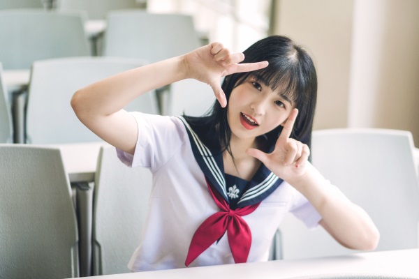 初中毕业女孩子学什么有前途
