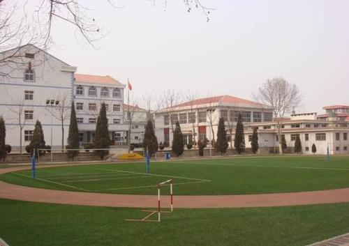 重庆哪些中专可以吗(重庆商务学校)
